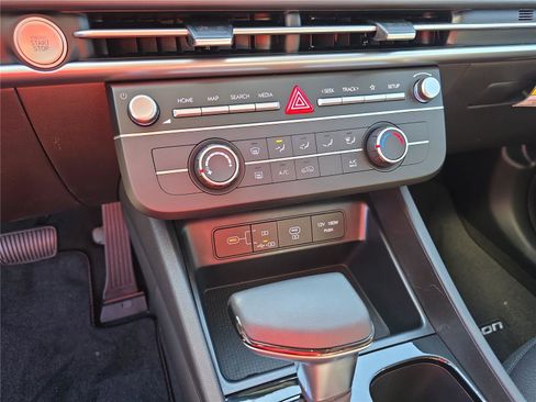 New 2026 Hyundai Tucson SE image 17