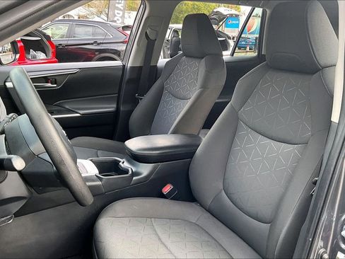 Used 2024 Toyota RAV4 XLE image 19