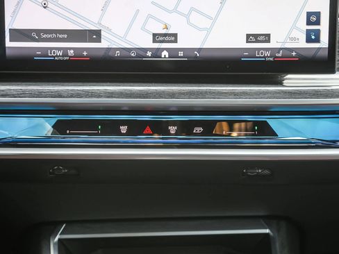 Used 2025 BMW i7 eDrive50 w/ M Sport Package image 10