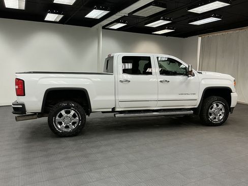 Used 2017 GMC Sierra 3500 Denali w/ Duramax Plus Package AWD/4WD image 6