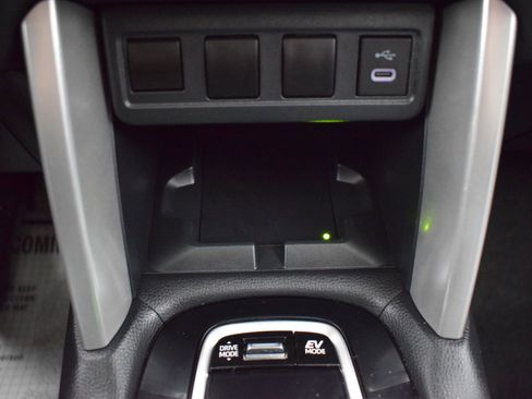 Used 2024 Toyota Corolla Cross AWD Hybrid w/ Moonroof Package image 15
