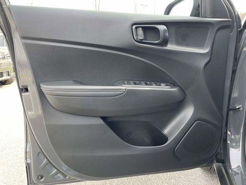 Certified 2024 Hyundai Venue Limited image 5