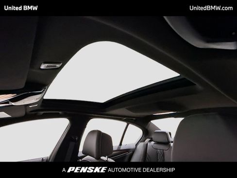 Used 2021 BMW M550i xDrive image 12