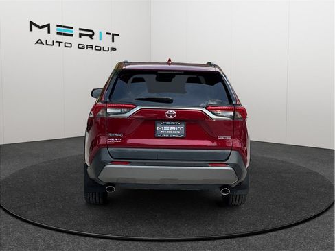 Used 2020 Toyota RAV4 Limited FWD image 8
