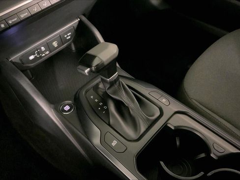 Used 2025 Kia K4 FWD image 17