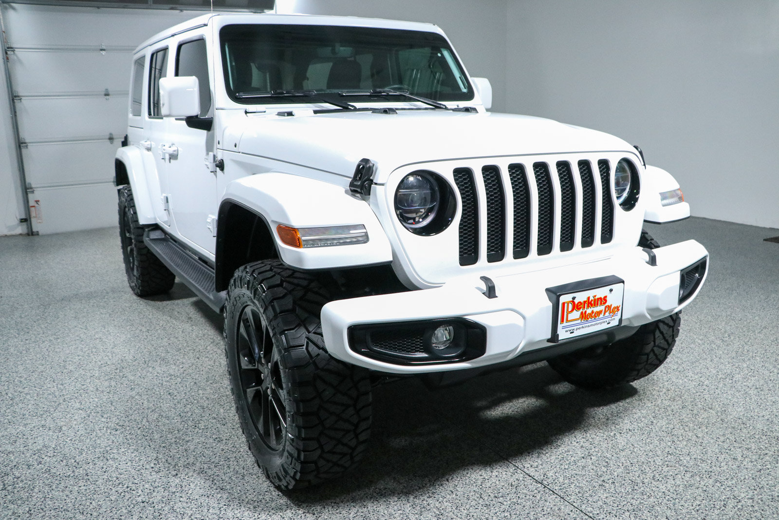 Used 2023 Jeep Wrangler Unlimited Sahara AWD/4WD image 5