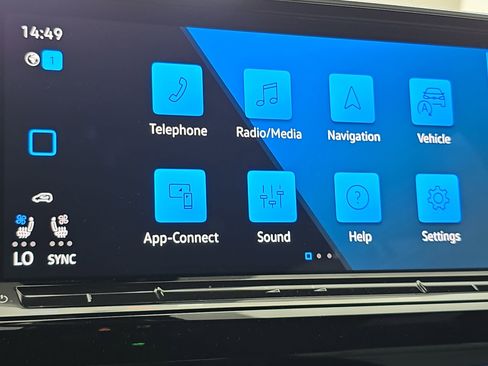 Used 2024 Volkswagen Atlas Cross Sport SEL R-Line image 21