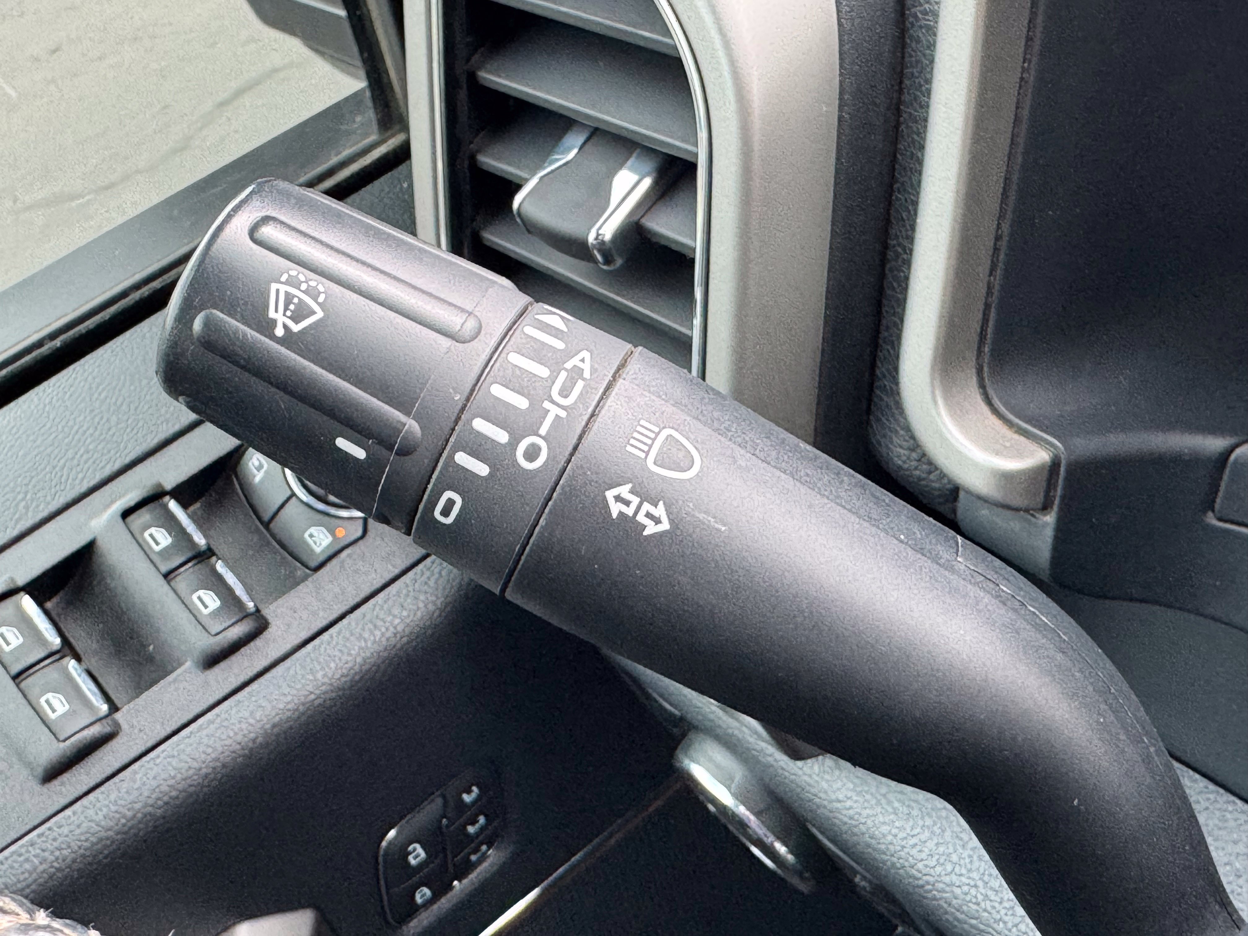 Used 2022 Ford F250 Lariat w/ Black Appearance Package AWD/4WD image 49