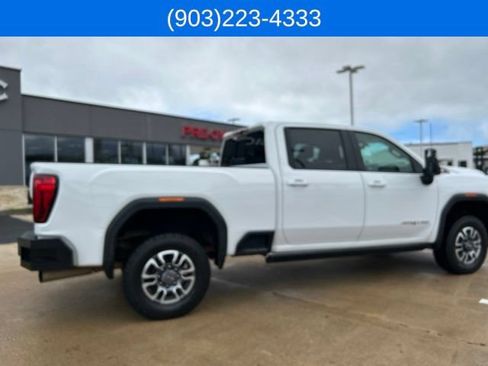 Used 2022 GMC Sierra 2500 AT4 w/ AT4 Preferred Package AWD/4WD image 16