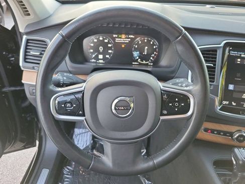Used 2022 Volvo XC90 T6 Momentum w/ Protection Package Premier image 21