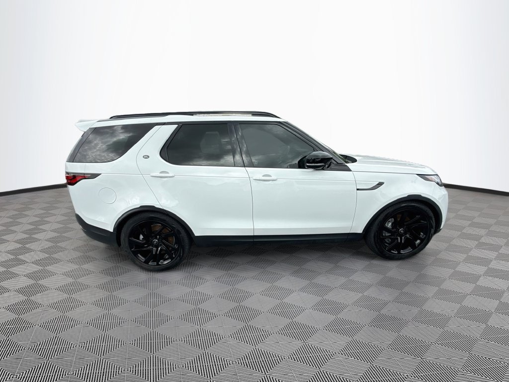 Used 2025 Land Rover Discovery S AWD/4WD image 5
