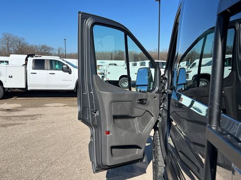 New 2026 Ford Transit 250 148 Medium Roof Extended AWD image 10