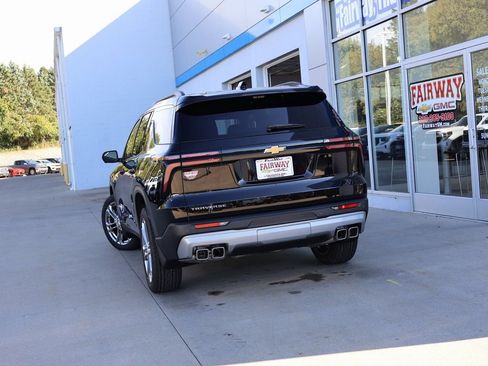 New 2026 Chevrolet Traverse LT w/ Driver Confidence Package FWD image 36