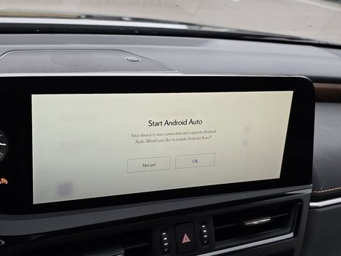 Certified 2025 Lexus ES 300h F Sport w/ Accessory Package (Z1) image 9