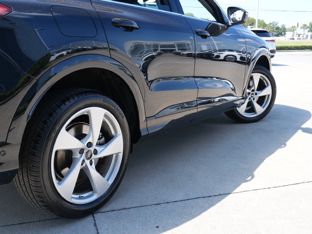 Used 2025 Audi Q5 Premium Plus w/ Premium Plus AWD/4WD image 11