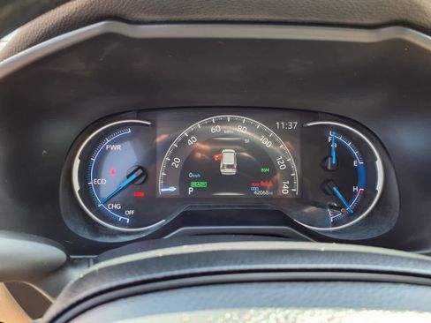Certified 2025 Toyota RAV4 XLE AWD/4WD image 18