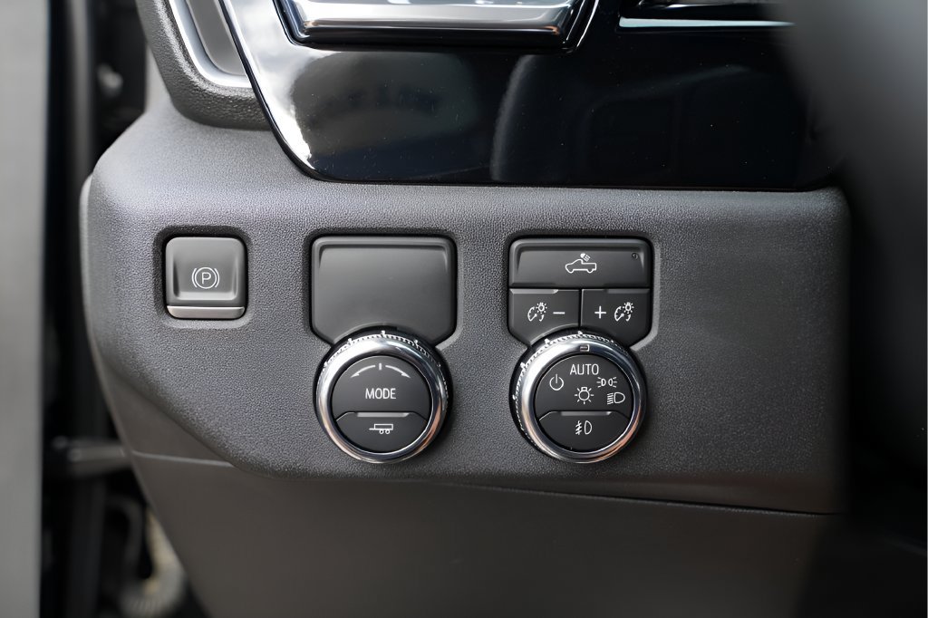 Used 2023 GMC Sierra 1500 Elevation RWD image 18