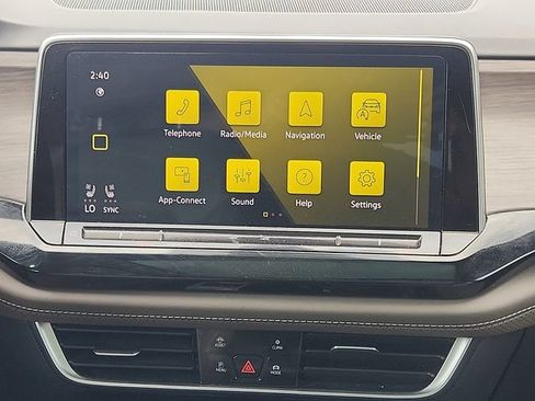 Used 2024 Volkswagen Atlas SEL AWD/4WD image 16