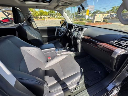 Used 2018 Toyota 4Runner Limited AWD/4WD image 12
