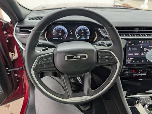 Used 2023 Jeep Grand Cherokee L Altitude image 11