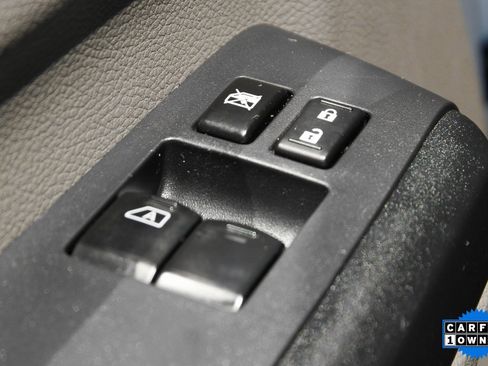 Used 2018 Nissan NV 2500 S image 13