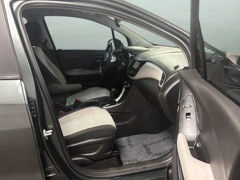 Used 2019 Chevrolet Trax LS w/ Tint and Cruise Package FWD image 21