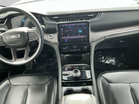 Used 2023 Jeep Grand Cherokee Limited image 11