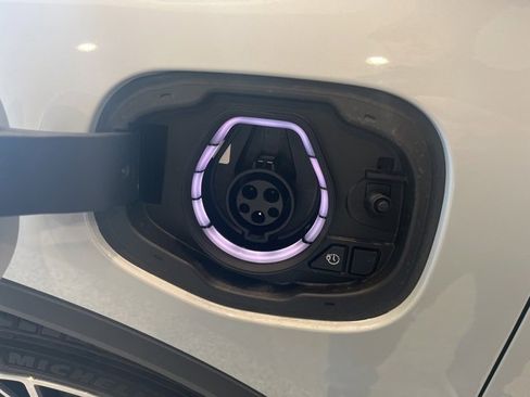 New 2025 Ford Escape SE w/ PHEV Premium Package image 8