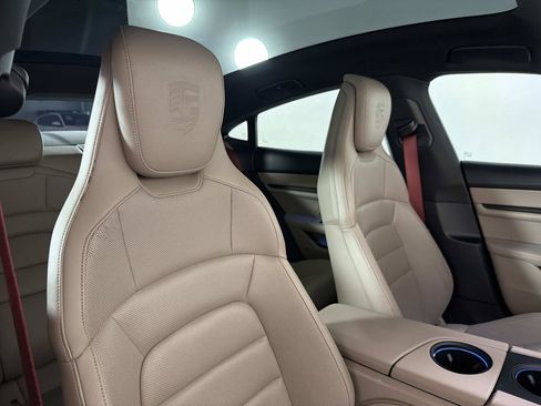 Used 2022 Porsche Taycan RWD image 19