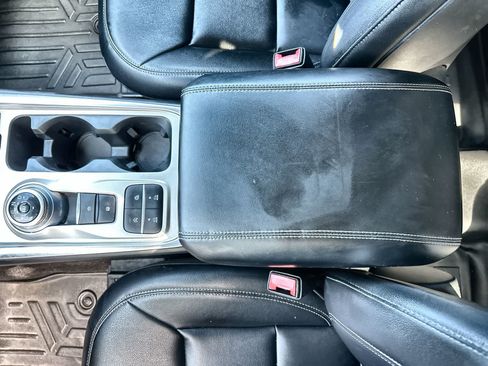 Used 2020 Ford Explorer XLT w/ Equipment Group 202A RWD image 21
