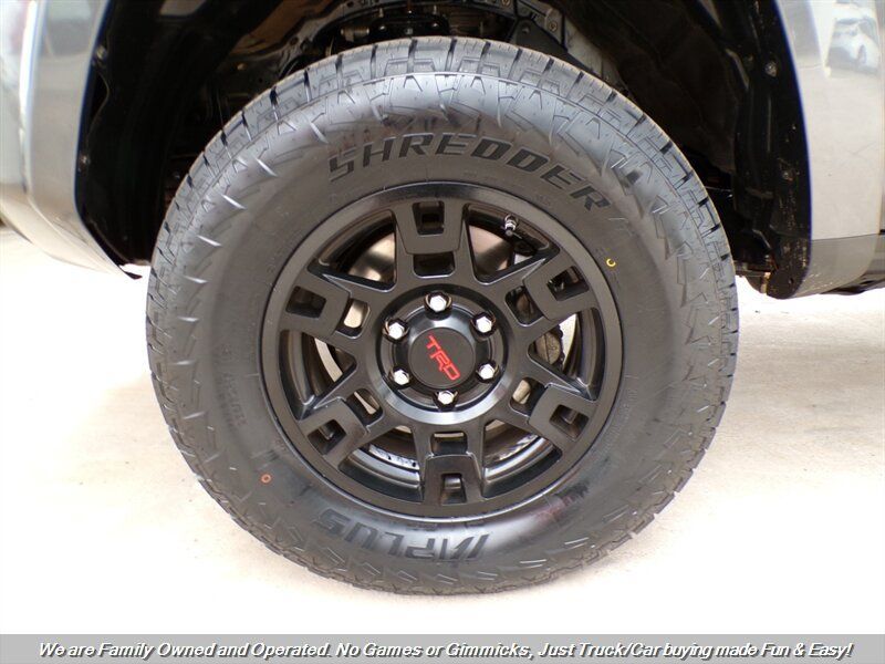 Used 2020 Toyota 4Runner SR5 AWD/4WD image 35