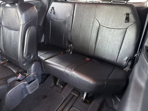 Used 2025 Toyota Sienna Platinum FWD image 15