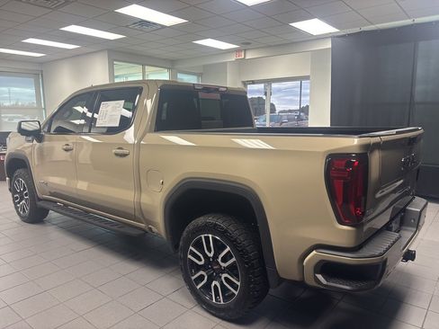 Used 2022 GMC Sierra 1500 AT4 w/ AT4 Premium Package image 7