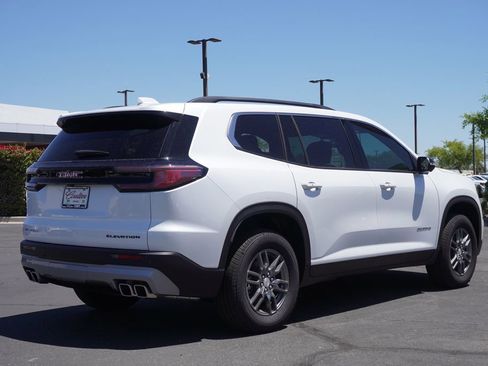 New 2025 GMC Acadia Elevation image 3
