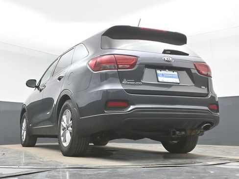 Used 2019 Kia Sorento LX image 45