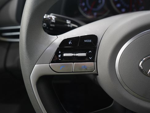 Used 2023 Hyundai Elantra SE image 23