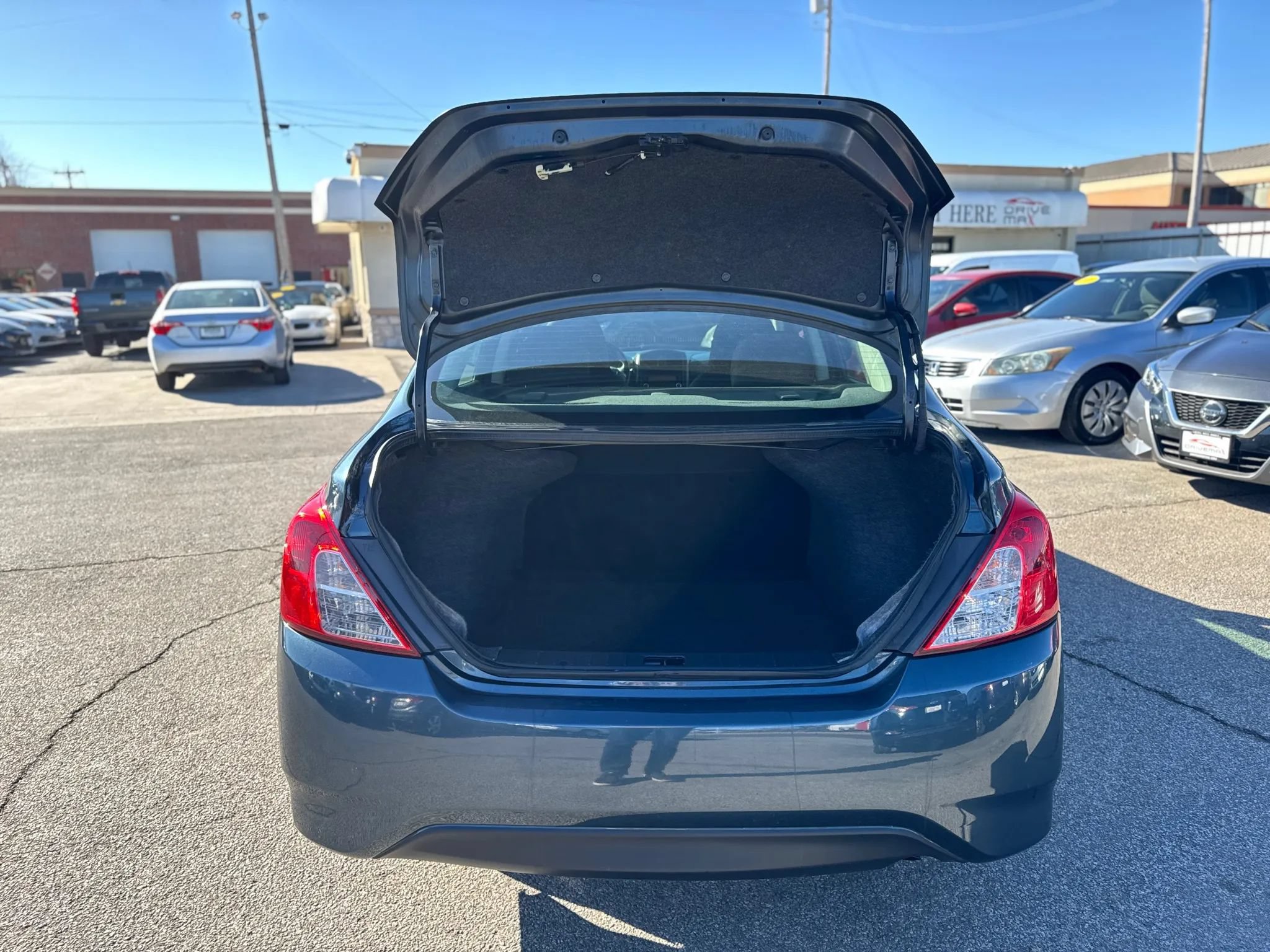 Used 2017 Nissan Versa S Plus FWD image 16