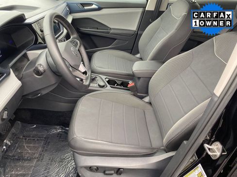 Used 2024 Volkswagen Taos SE image 5