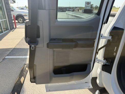 Used 2022 Ford F250 XL w/ Power Equipment Group AWD/4WD image 25
