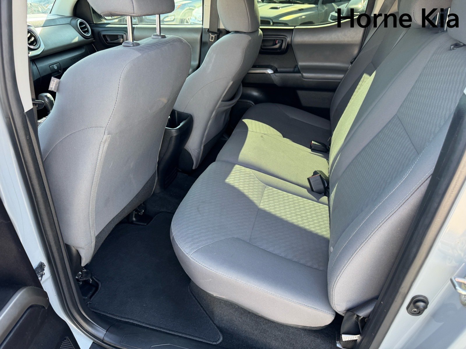 Used 2020 Toyota Tacoma SR5 RWD image 12