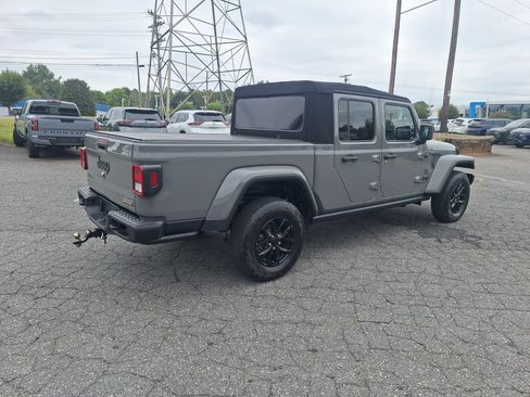 Used 2023 Jeep Gladiator Sport AWD/4WD image 5