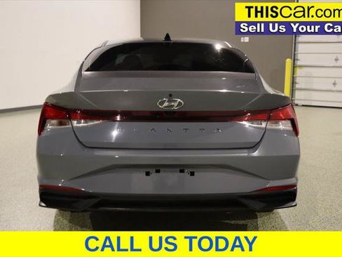 Used 2022 Hyundai Elantra SEL FWD image 7
