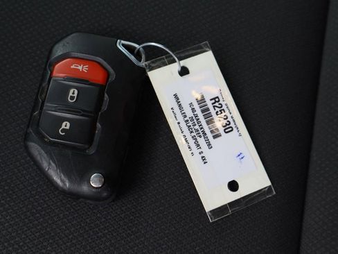 Used 2019 Jeep Wrangler Sport image 29