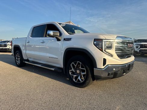 Used 2023 GMC Sierra 1500 SLT w/ SLT Premium Plus Package AWD/4WD image 9