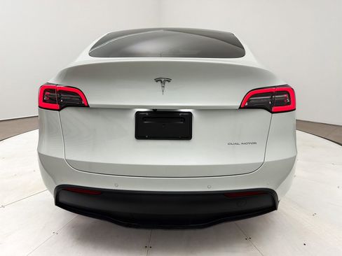 Used 2021 Tesla Model Y Long Range image 14