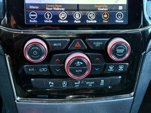 Used 2019 Jeep Grand Cherokee Laredo image 26