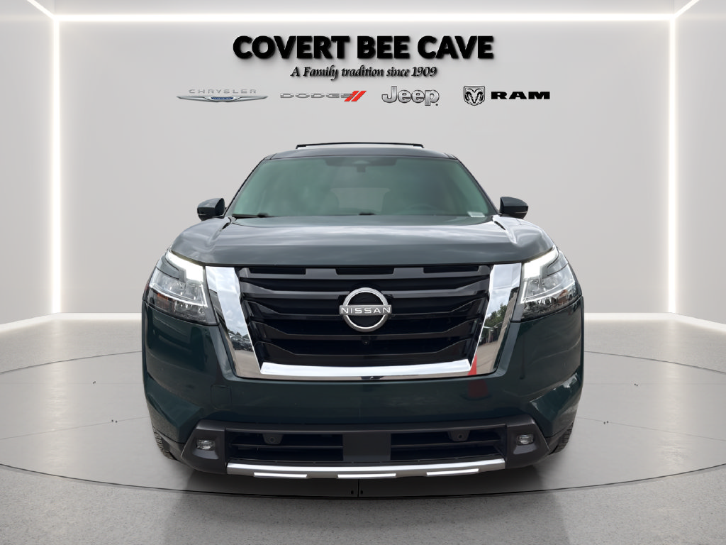 Used 2022 Nissan Pathfinder Platinum w/ Cargo Package AWD/4WD image 2