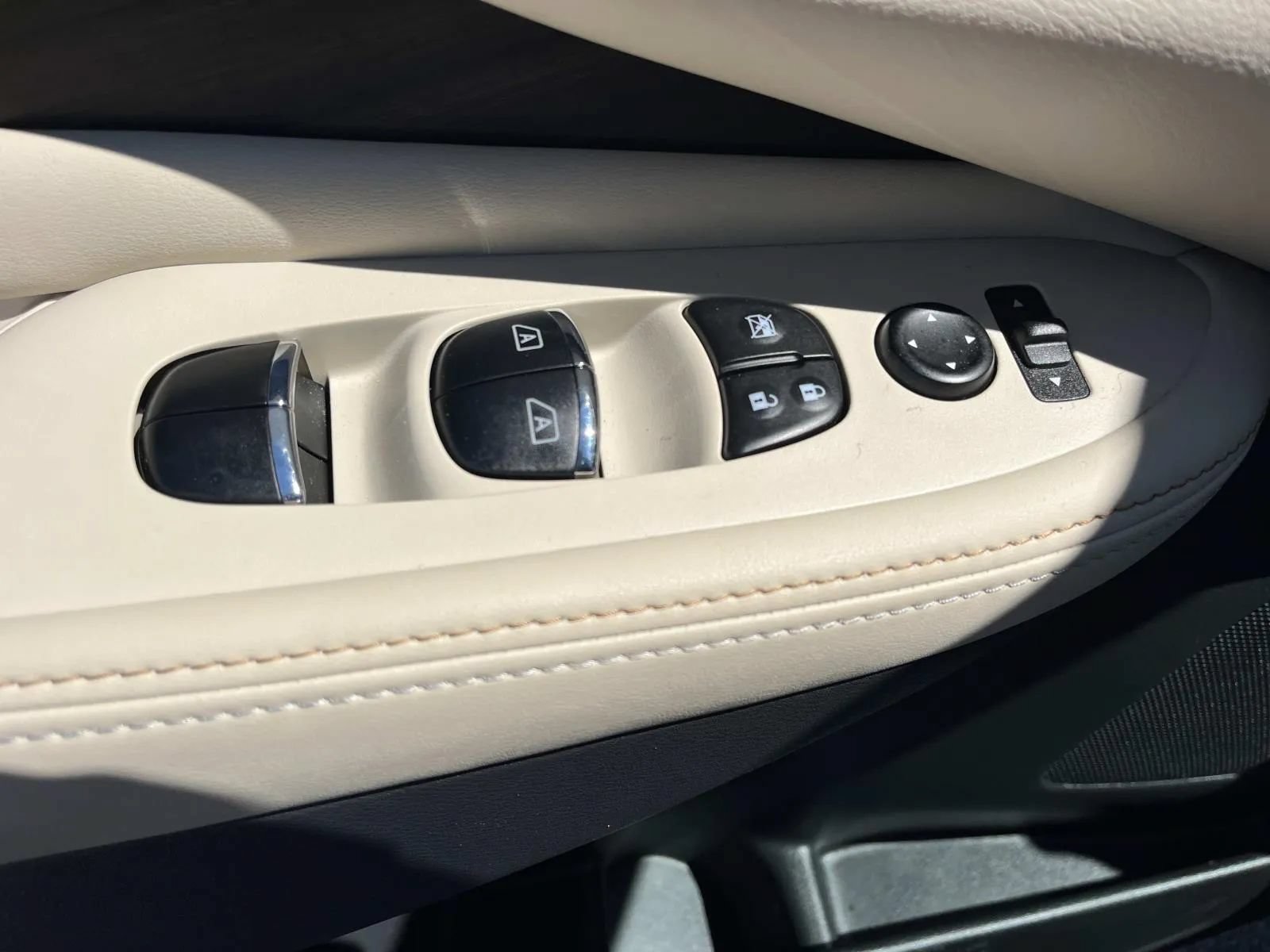 Used 2024 Nissan Murano Platinum w/ Cargo Package AWD/4WD image 30