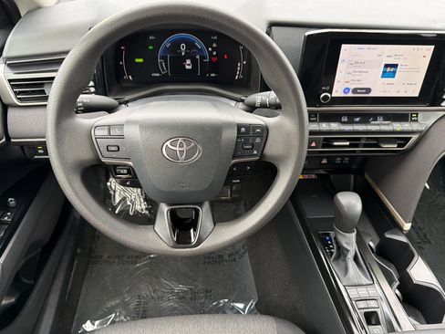 Certified 2025 Toyota Camry LE image 14