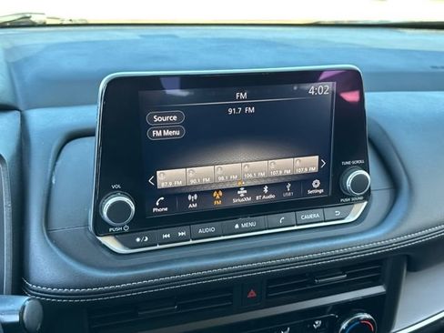 Used 2024 Nissan Rogue S image 10